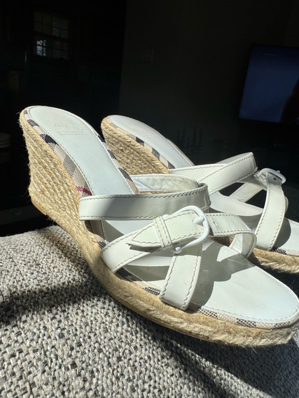Burberry White Espadrille Wedge Sandals - Size EU 40 - Picture 14 of 14